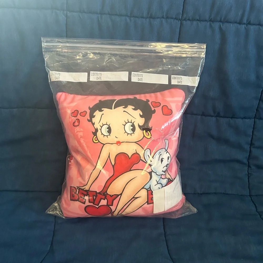 Betty Boop Sweethearts with Pudgy Microbead Pillow Pink / Red 2005 - Picture 2 of 9